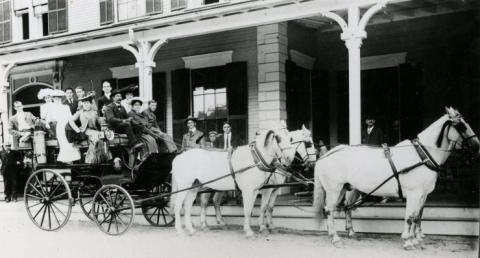 Fabyan House horse wagon