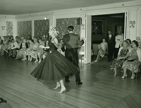 Dancing at Mountain View