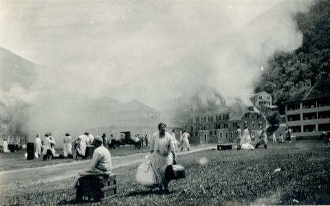  The burning of the Profile House, August 2, 1923