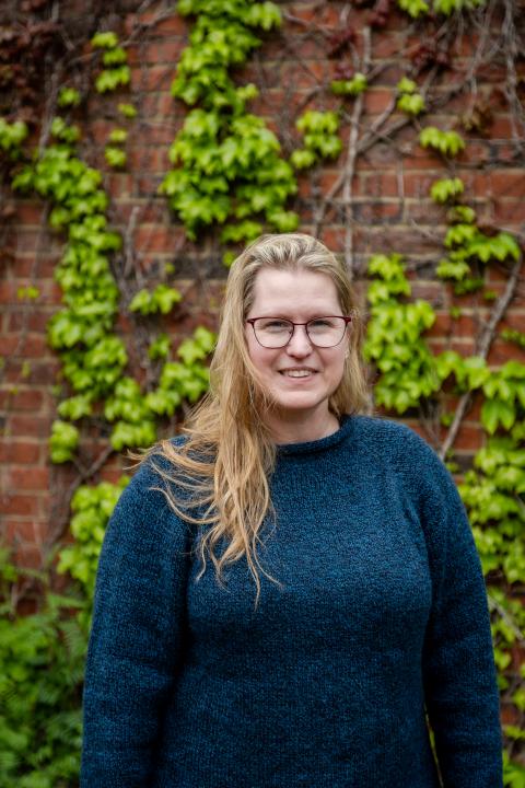 Jenn Flood Mackay Headshot